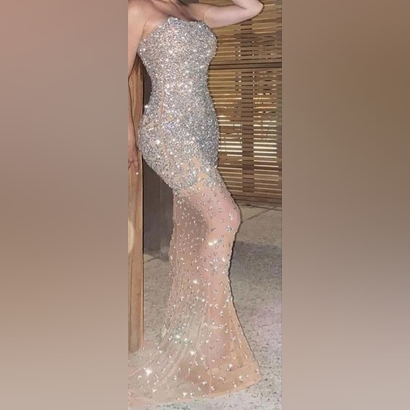 Dress - Picture 2 of 2